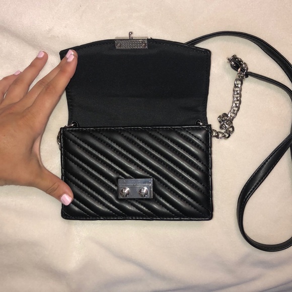 Express Shoulder Bag - Picture 3 of 8